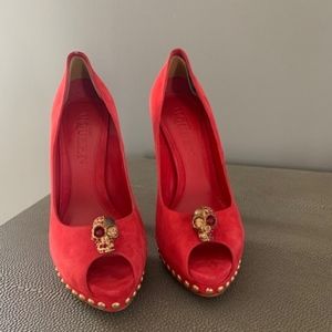 Alexander McQueen skull heels - red Size 38.5 New